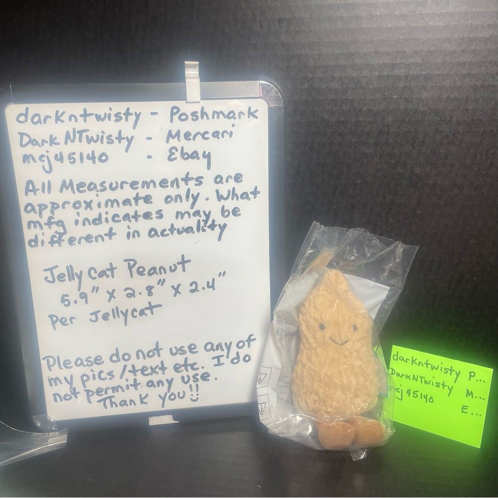 BNWT JELLYCAT AMUSEABLE PEANUT